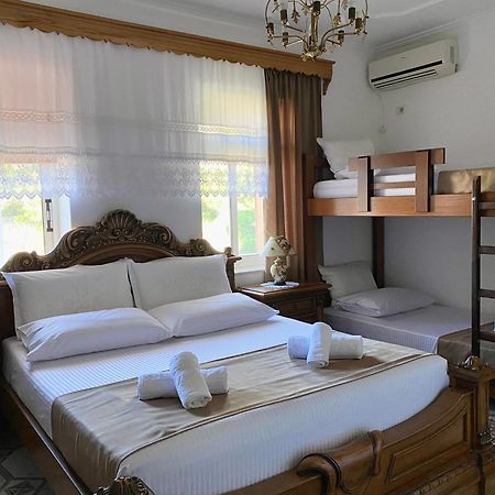 Yuri Guest House Gjirokastër Exteriör bild