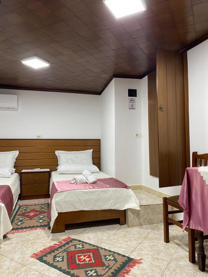 Yuri Guest House Gjirokastër Exteriör bild