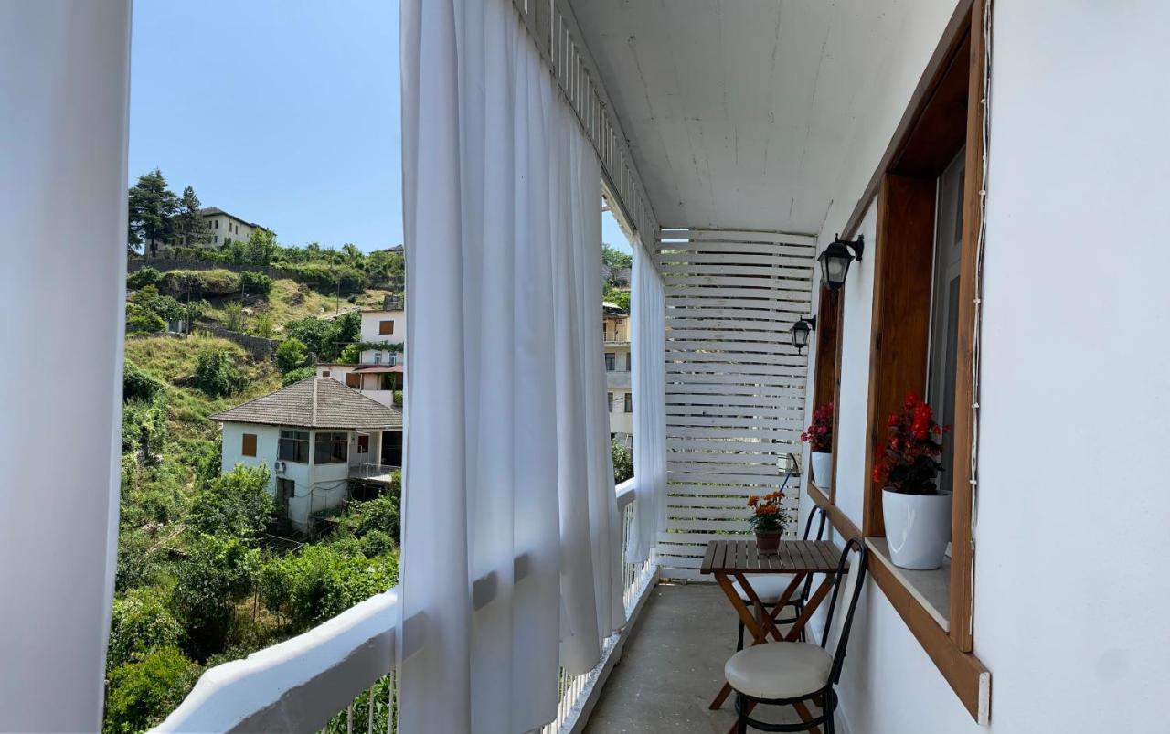 Yuri Guest House Gjirokastër Exteriör bild