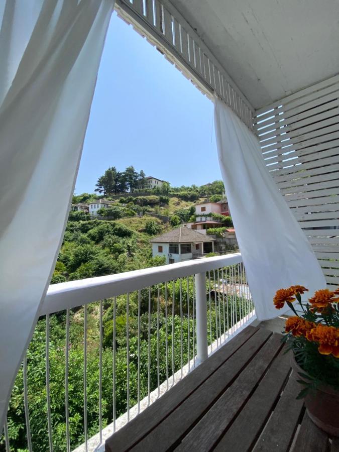 Yuri Guest House Gjirokastër Exteriör bild